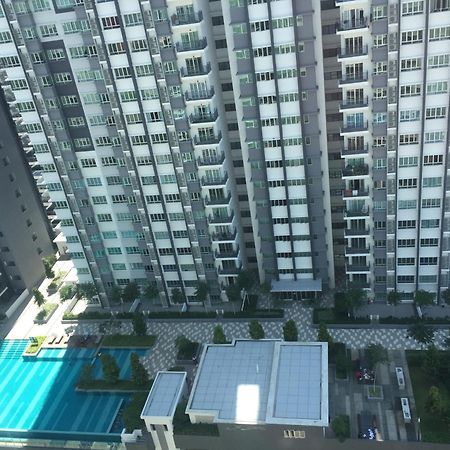 Southville Stay 2 @ Savanna Executive Suite Kampong Tangkas Exterior photo