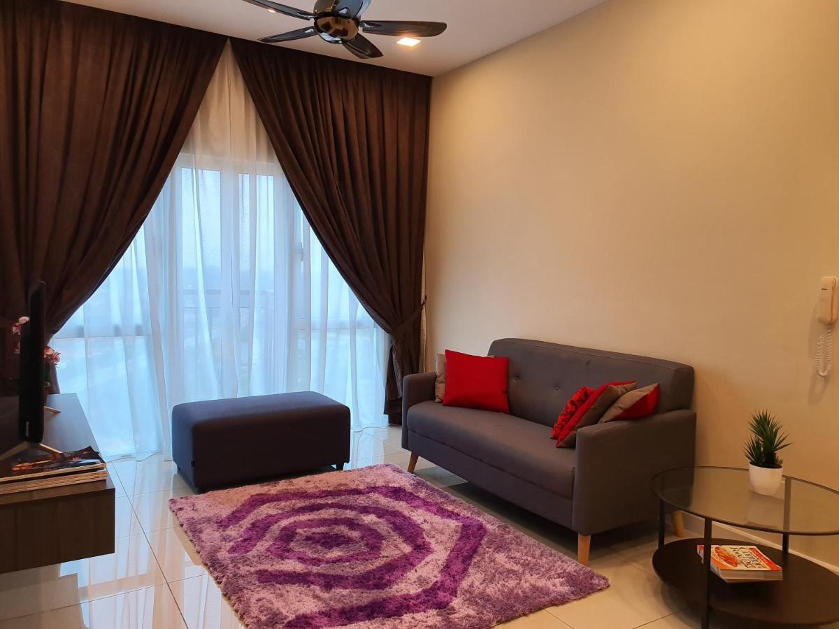Southville Stay 2 @ Savanna Executive Suite Kampong Tangkas Exterior photo