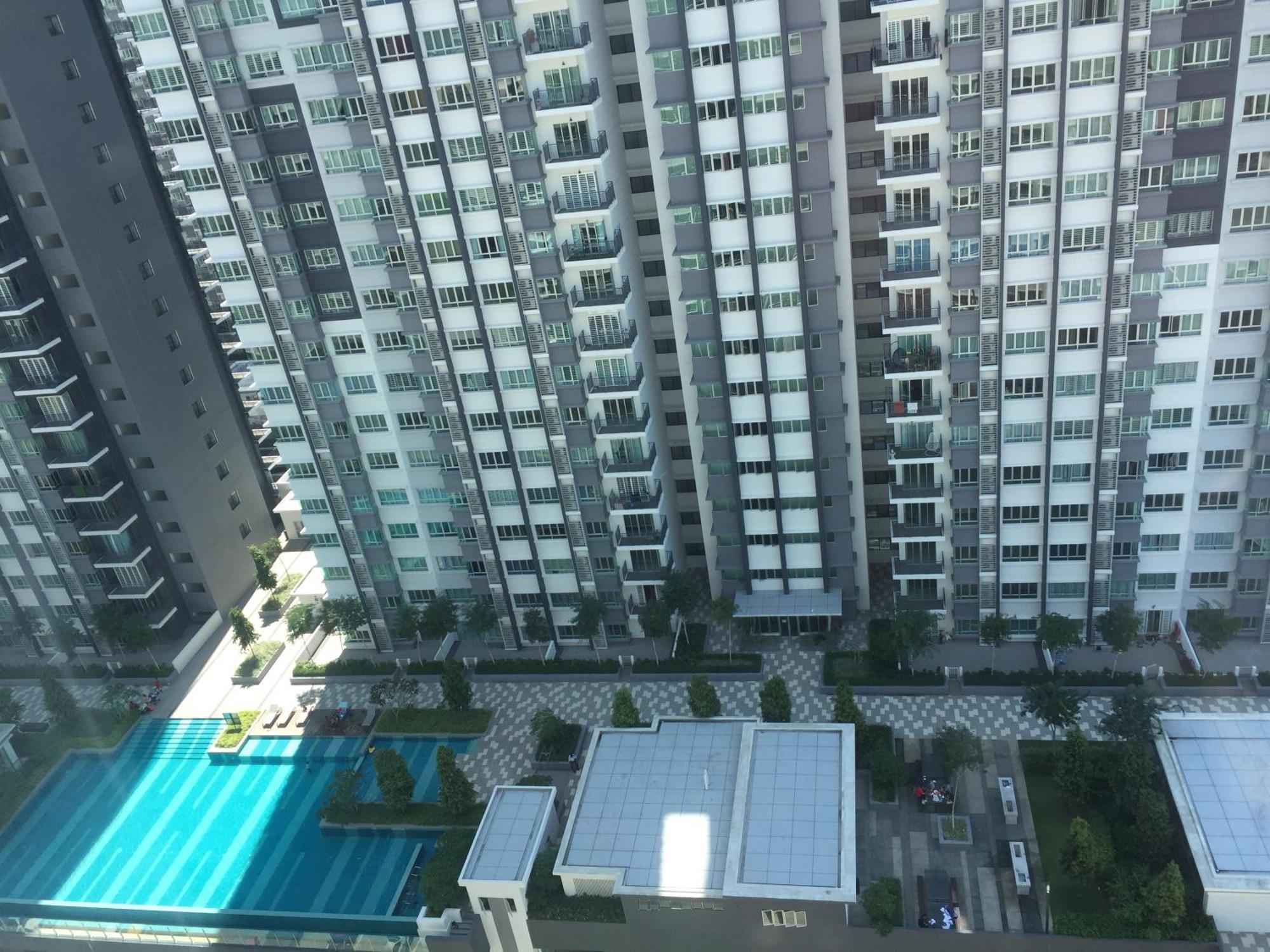 Southville Stay 2 @ Savanna Executive Suite Kampong Tangkas Exterior photo